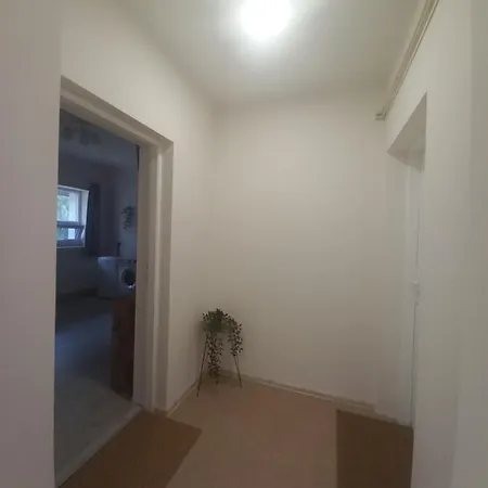 Kod Velikih Tuja * Melenci