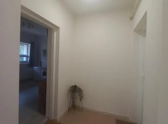 Kod Velikih Tuja * Melenci