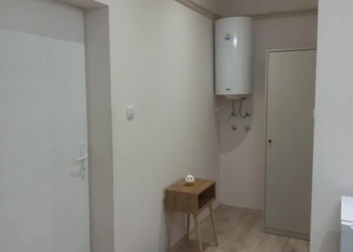 Kod Velikih Tuja Melenci